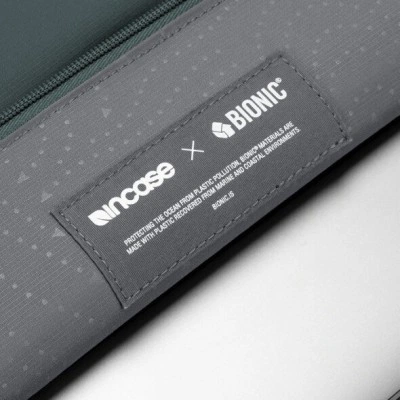 Чехол Incase Compact Sleeve w/Bionic 16" (INMB100608-OGN) Чехол Incase Compact Sleeve w/Bionic 16" (INMB100608-OGN)